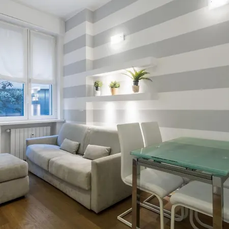 Easylife - San Babila - Elegante E Rifinito Bilocale Nel Cuore Della Citta Milan Exterior photo