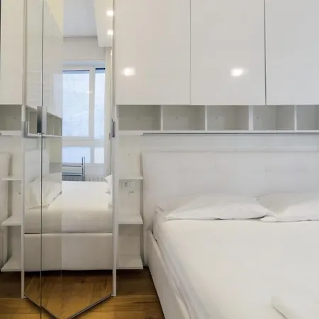 Easylife - San Babila - Elegante E Rifinito Bilocale Nel Cuore Della Citta Milan Exterior photo