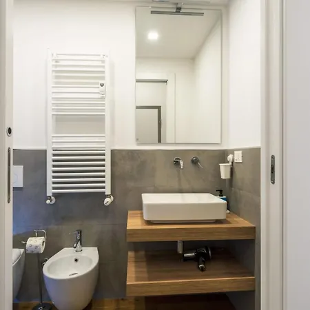 Easylife - San Babila - Elegante E Rifinito Bilocale Nel Cuore Della Citta Milan Exterior photo